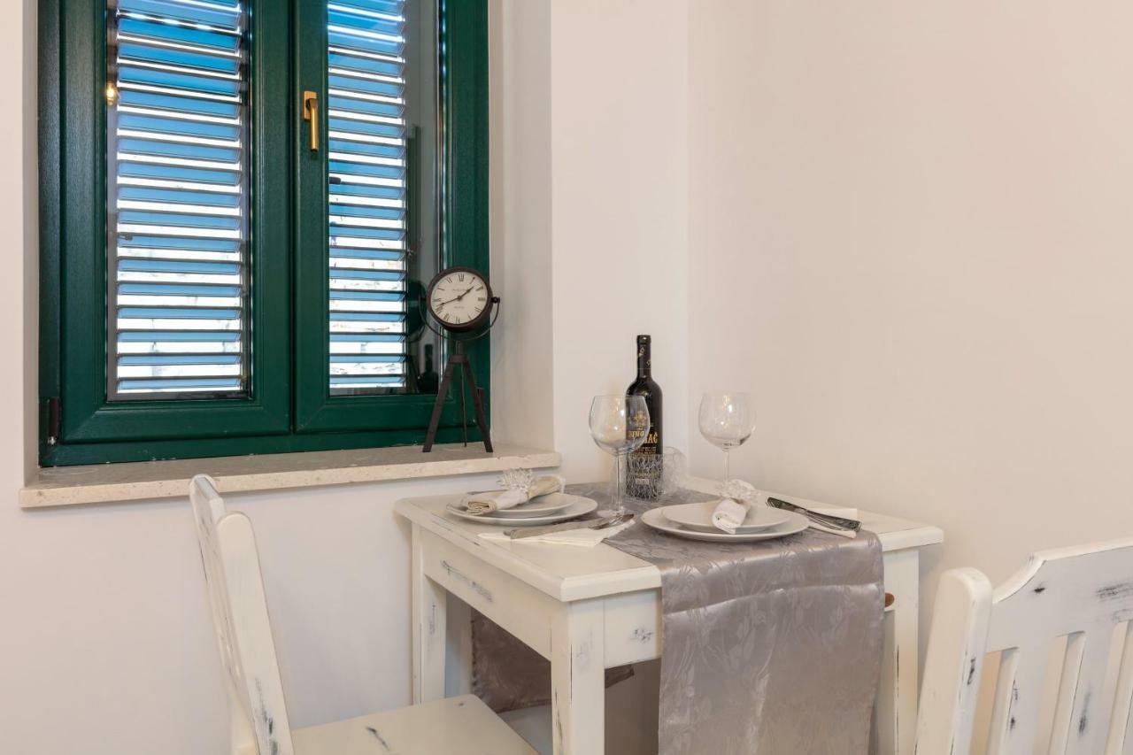Studio Apartments Insula Split Dış mekan fotoğraf