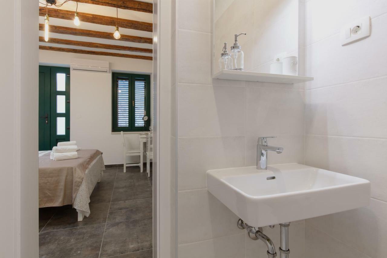 Studio Apartments Insula Split Dış mekan fotoğraf